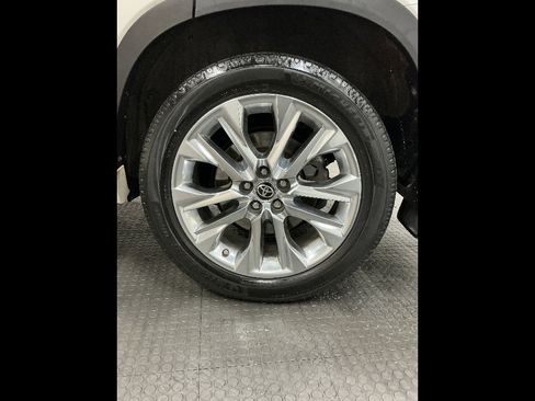 Used 2021 Toyota Highlander Limited image 30