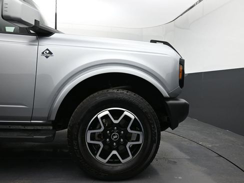Used 2024 Ford Bronco Outer Banks image 11