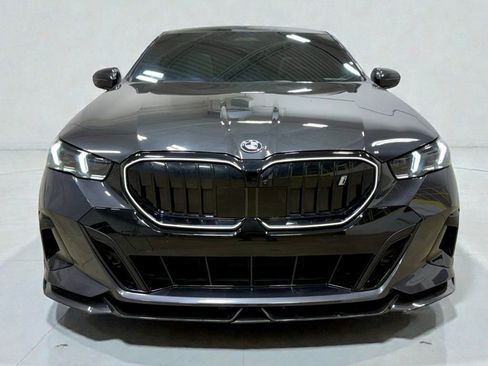 Used 2025 BMW i5 xDrive40 w/ M Sport Package image 11