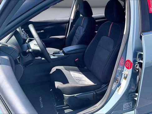 Certified 2025 Nissan Sentra SR FWD image 20