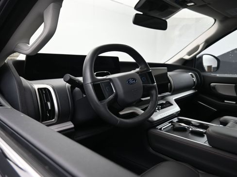 Used 2025 Ford Expedition Max Active image 16