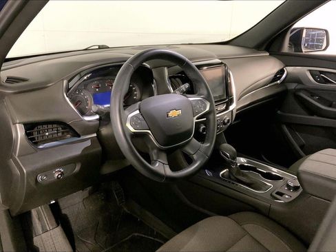 Used 2023 Chevrolet Traverse LT FWD image 14