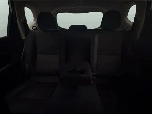 Used 2019 Nissan Rogue SV w/ Premium Package FWD image 20