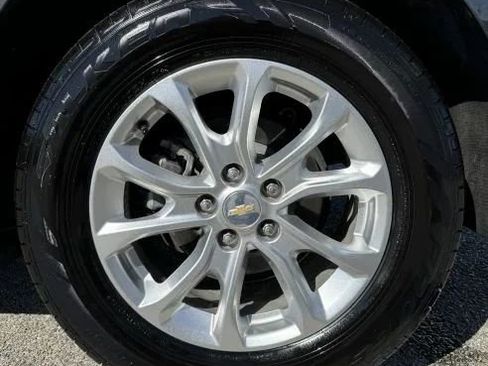 Used 2020 Chevrolet Equinox LT w/ Driver Convenience Package image 15