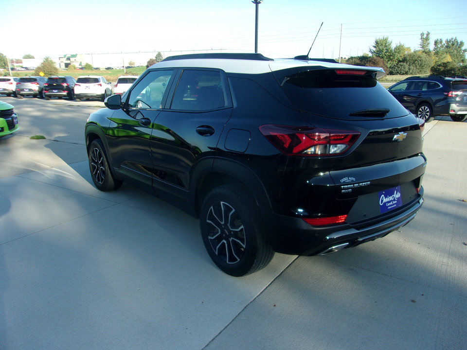 Used 2022 Chevrolet TrailBlazer ACTIV w/ Technology Package AWD/4WD image 5