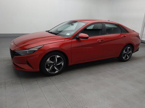 Used 2023 Hyundai Elantra SEL w/ Convenience Package FWD image 2
