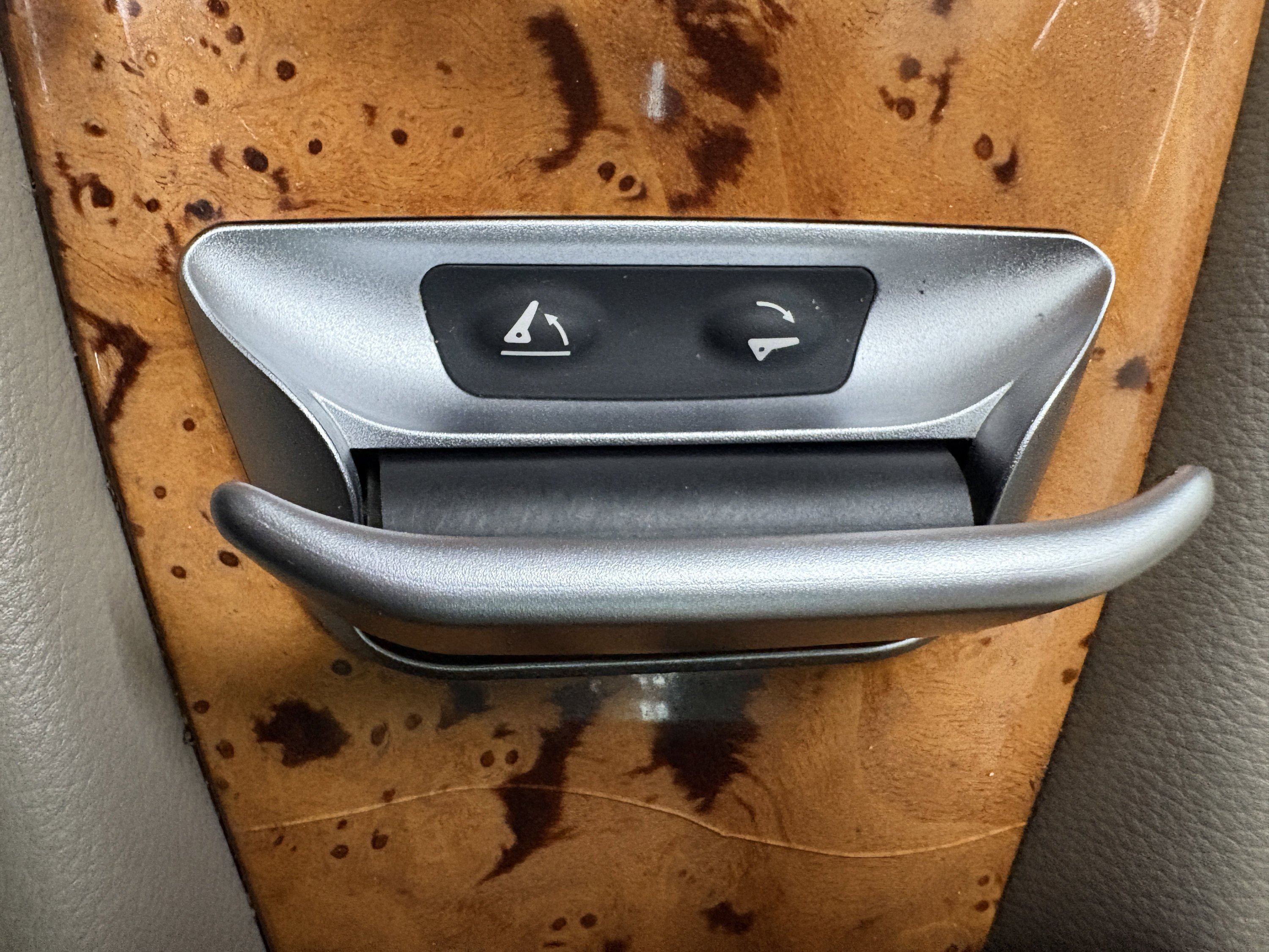 Used 2011 Mercedes-Benz SL 550 image 28