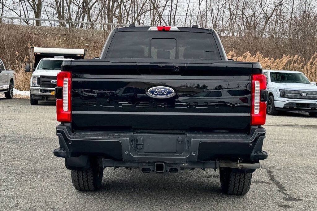 Used 2023 Ford F250 Lariat w/ Lariat Ultimate Package AWD/4WD image 4