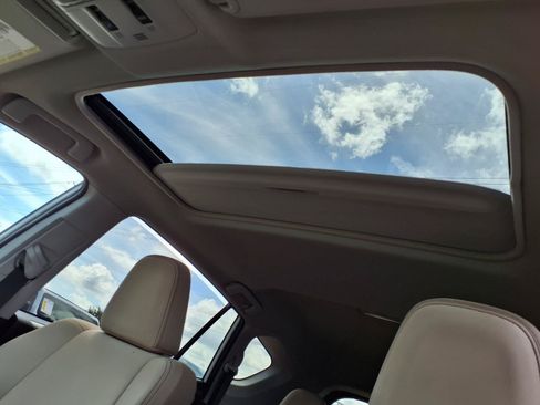 Used 2015 Toyota RAV4 XLE FWD image 6