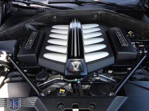 Used 2016 Rolls-Royce Dawn RWD image 32