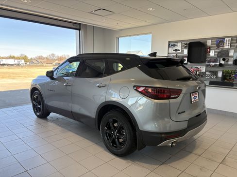 Used 2023 Chevrolet Blazer LT w/ Sound & Technology Package image 3