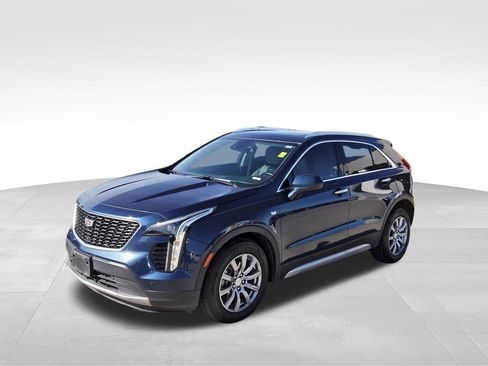 Used 2020 Cadillac XT4 Premium Luxury image 2