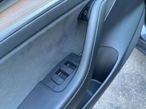 Used 2022 Tesla Model 3 Long Range image 21