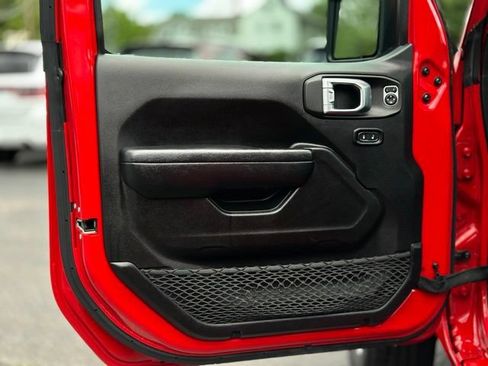 Used 2022 Jeep Wrangler Unlimited Sport w/ Sun And Sound Package AWD/4WD image 9