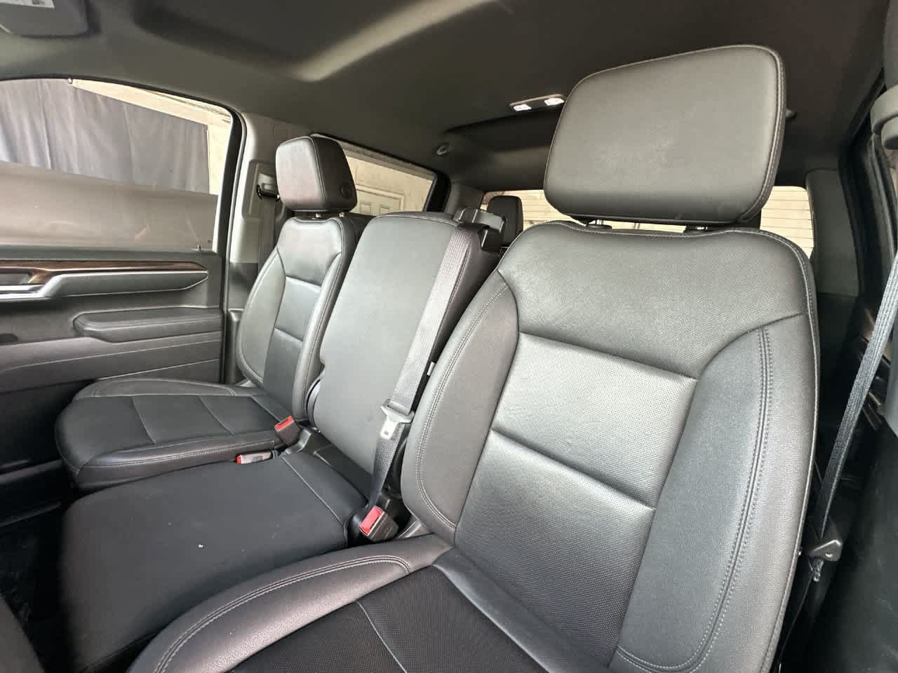 Used 2025 GMC Sierra 1500 SLT AWD/4WD image 14