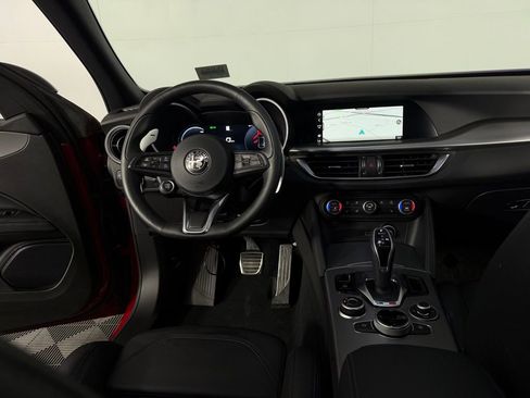 Used 2025 Alfa Romeo Stelvio Sprint w/ Veloce Package image 17