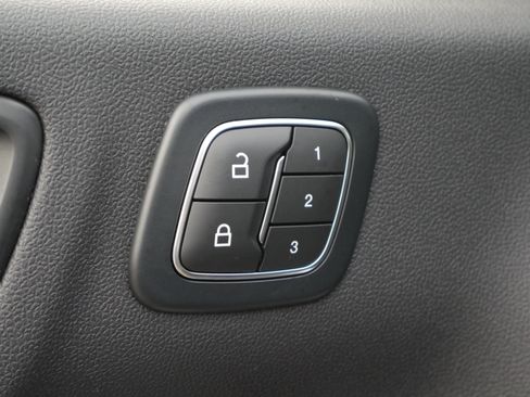 Certified 2024 Ford Escape Platinum image 32