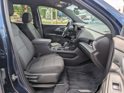 Used 2023 Chevrolet Traverse LT FWD image 12