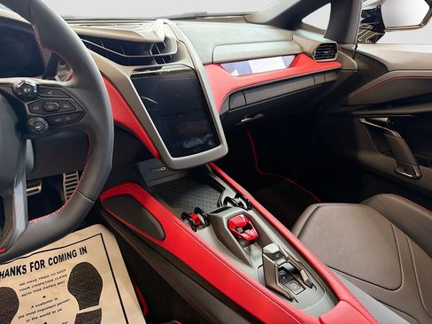 Used 2024 Lamborghini Revuelto image 26