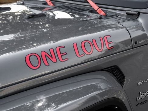 Used 2022 Jeep Wrangler Unlimited Sahara w/ Cold Weather Group image 61