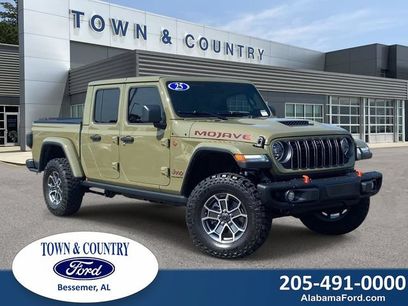 Used 2025 Jeep Gladiator Mojave