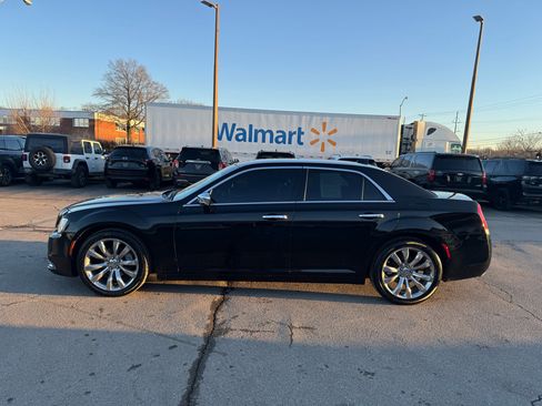 Used 2019 Chrysler 300 Limited image 6