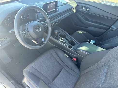 Used 2023 Honda Accord EX image 32