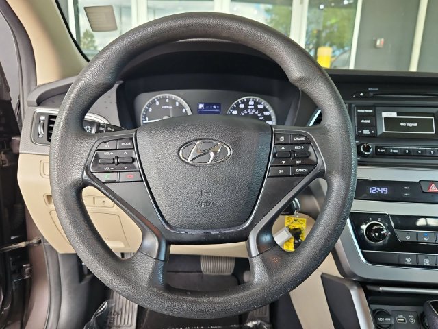 Used 2017 Hyundai Sonata SE FWD image 11