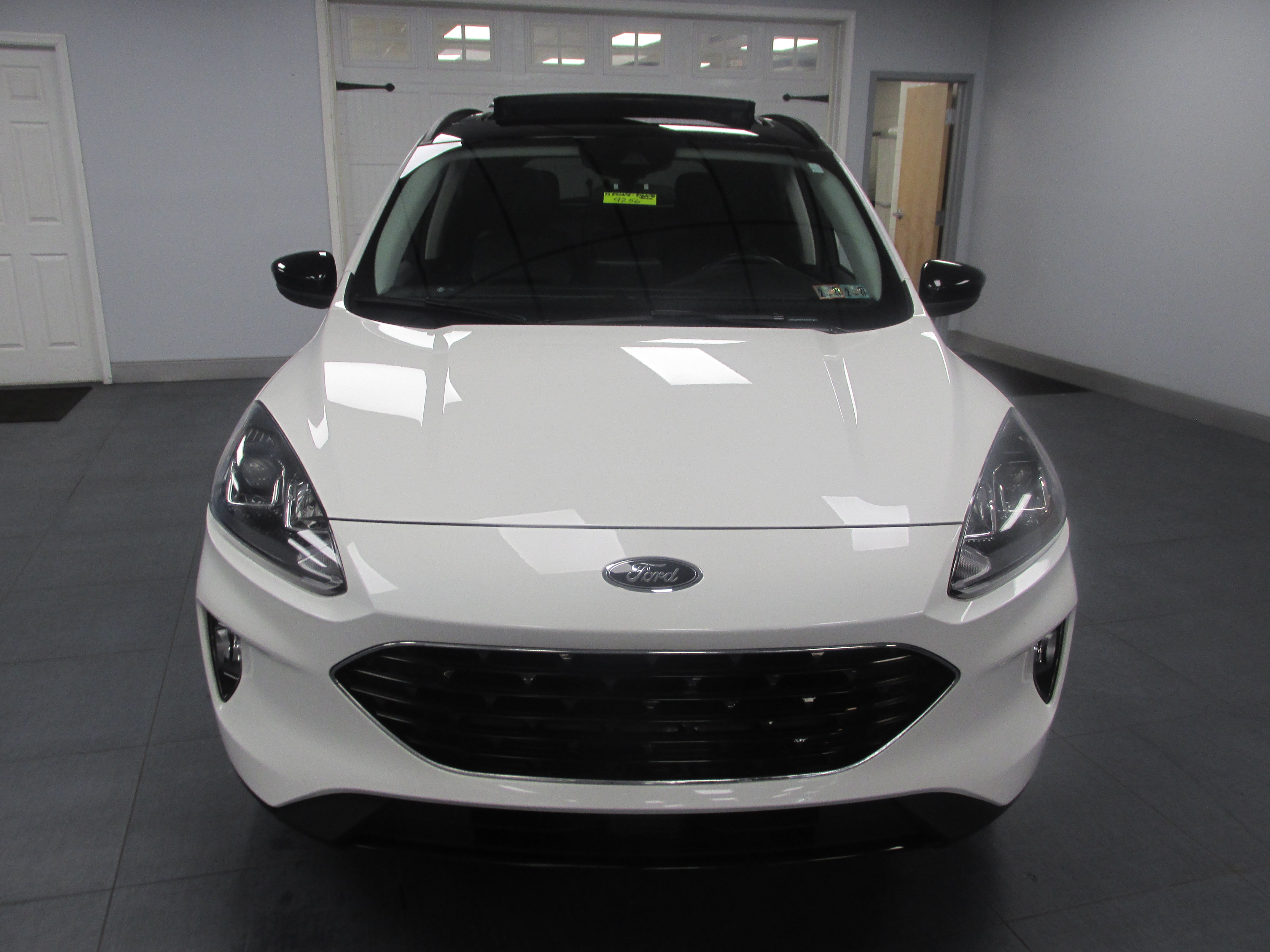 Used 2022 Ford Escape SEL w/ SEL Stealth AWD Package image 2