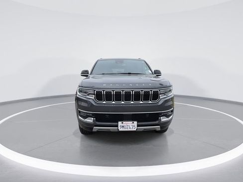 Certified 2024 Jeep Wagoneer L Series III w/ Flexible Seating Group AWD/4WD image 3