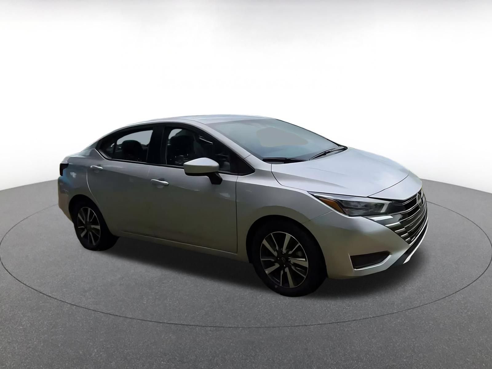Used 2025 Nissan Versa SV FWD image 2