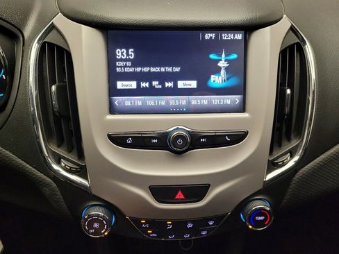 Used 2017 Chevrolet Cruze LS FWD image 25