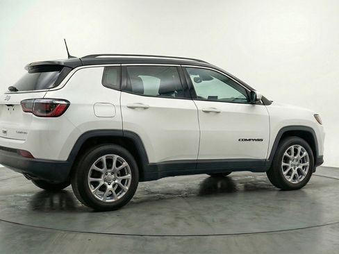 Used 2025 Jeep Compass Limited image 7
