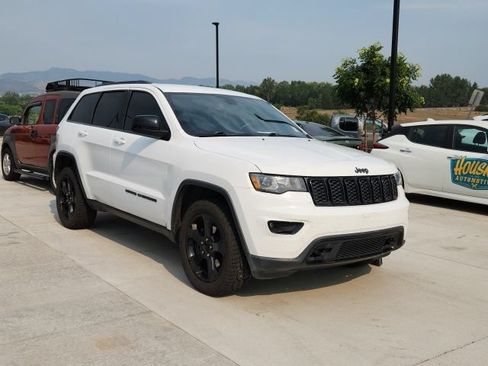 Used 2018 Jeep Grand Cherokee Laredo AWD/4WD image 1