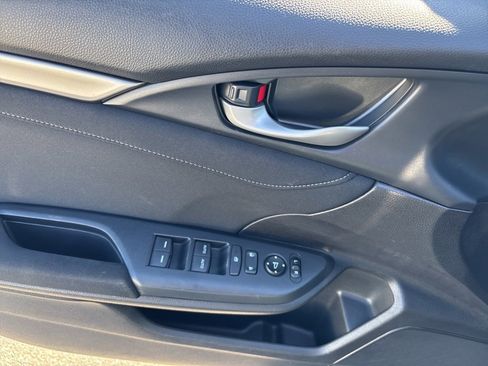 Used 2019 Honda Civic EX image 10