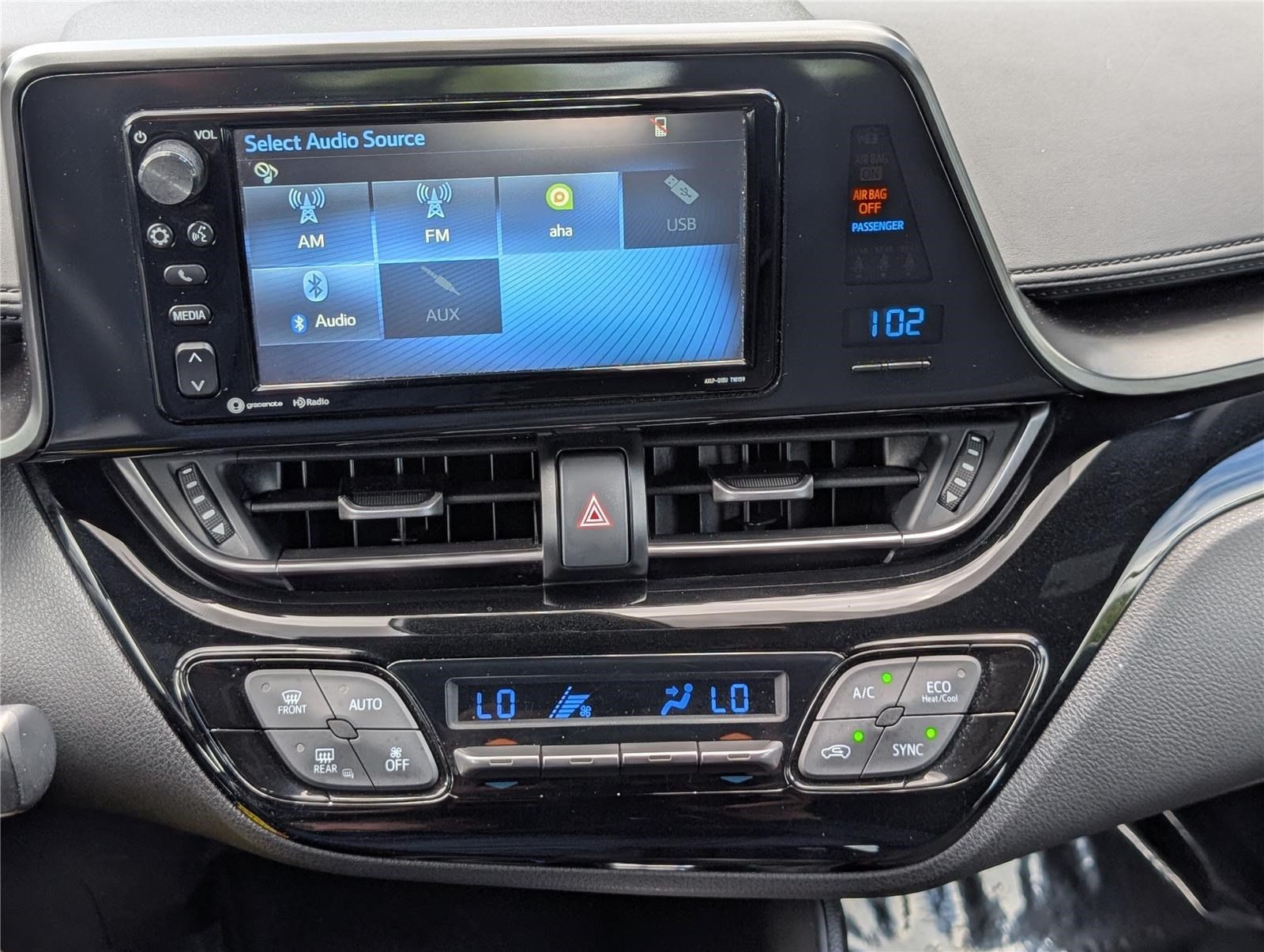 Used 2018 Toyota C-HR XLE FWD image 22