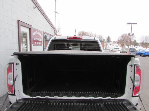 Used 2016 GMC Canyon SLT w/ Driver Alert Package image 4
