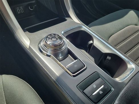 Used 2020 Ford Fusion SE image 31