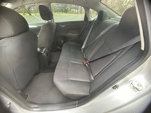 Used 2019 Nissan Sentra S image 8