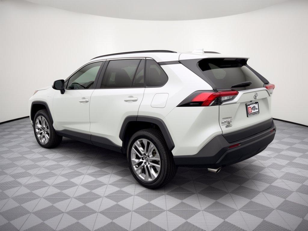 Used 2023 Toyota RAV4 XLE Premium FWD image 3