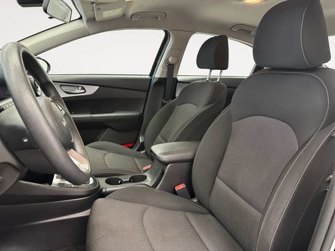 Used 2022 Kia Forte LXS FWD image 9