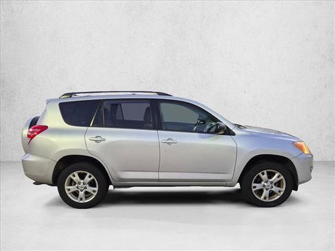 Used 2012 Toyota RAV4 FWD w/ Upgrade Value Pkg image 4