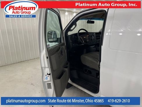 Used 2018 Chevrolet Express 3500 Work Van w/ Driver Convenience Package image 10