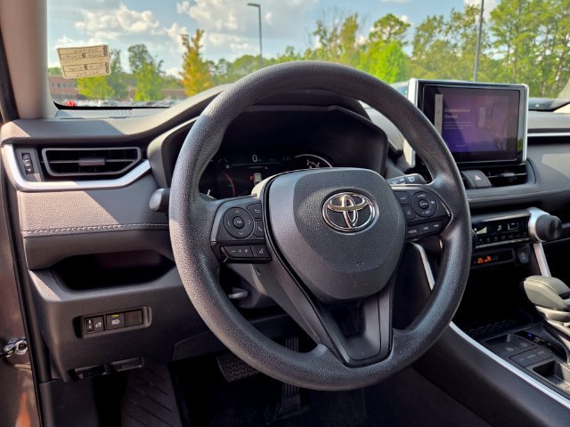 Used 2024 Toyota RAV4 LE FWD image 10