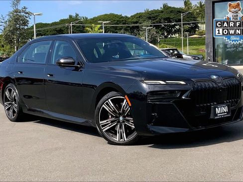 Used 2023 BMW 740i image 31