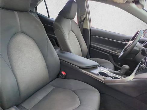 Used 2022 Toyota Camry LE image 25