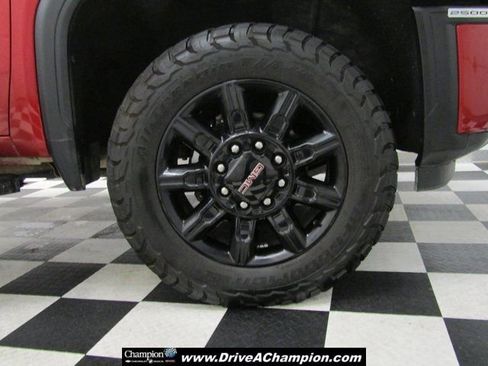 Used 2024 GMC Sierra 2500 AT4 w/ Technology Package image 3