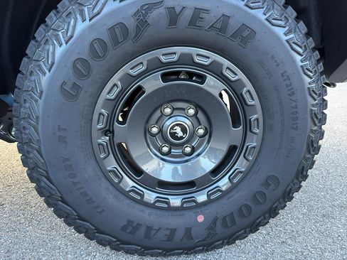 New 2025 Ford Bronco Badlands image 21