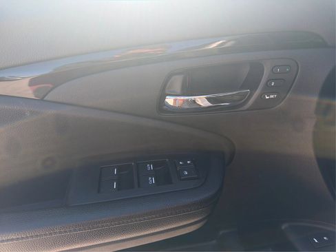 Used 2017 Honda Pilot Elite image 19