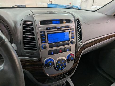 Used 2011 Hyundai Santa Fe SE image 12